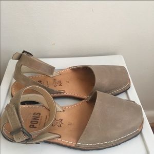 Pons avarca ankle strap sandal